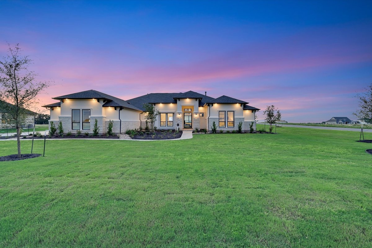 Exterior of Leander Estates model home